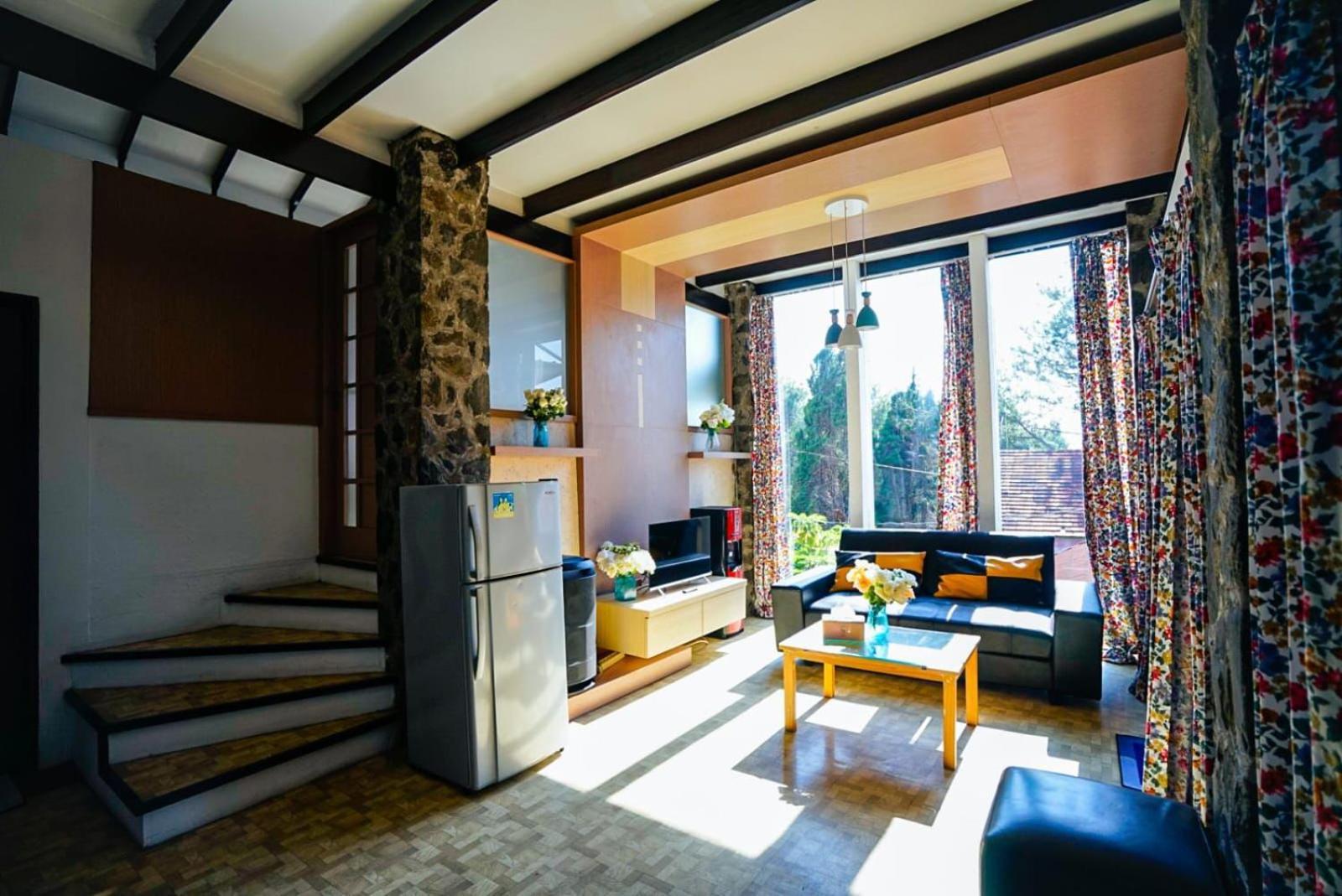 Villa Istana Bunga - Haven House Bandung